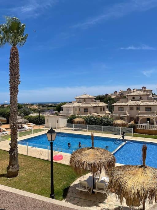 Casa Andres. Two Bed Penthouse Pool & Terrace Lägenhet Alicante Exteriör bild