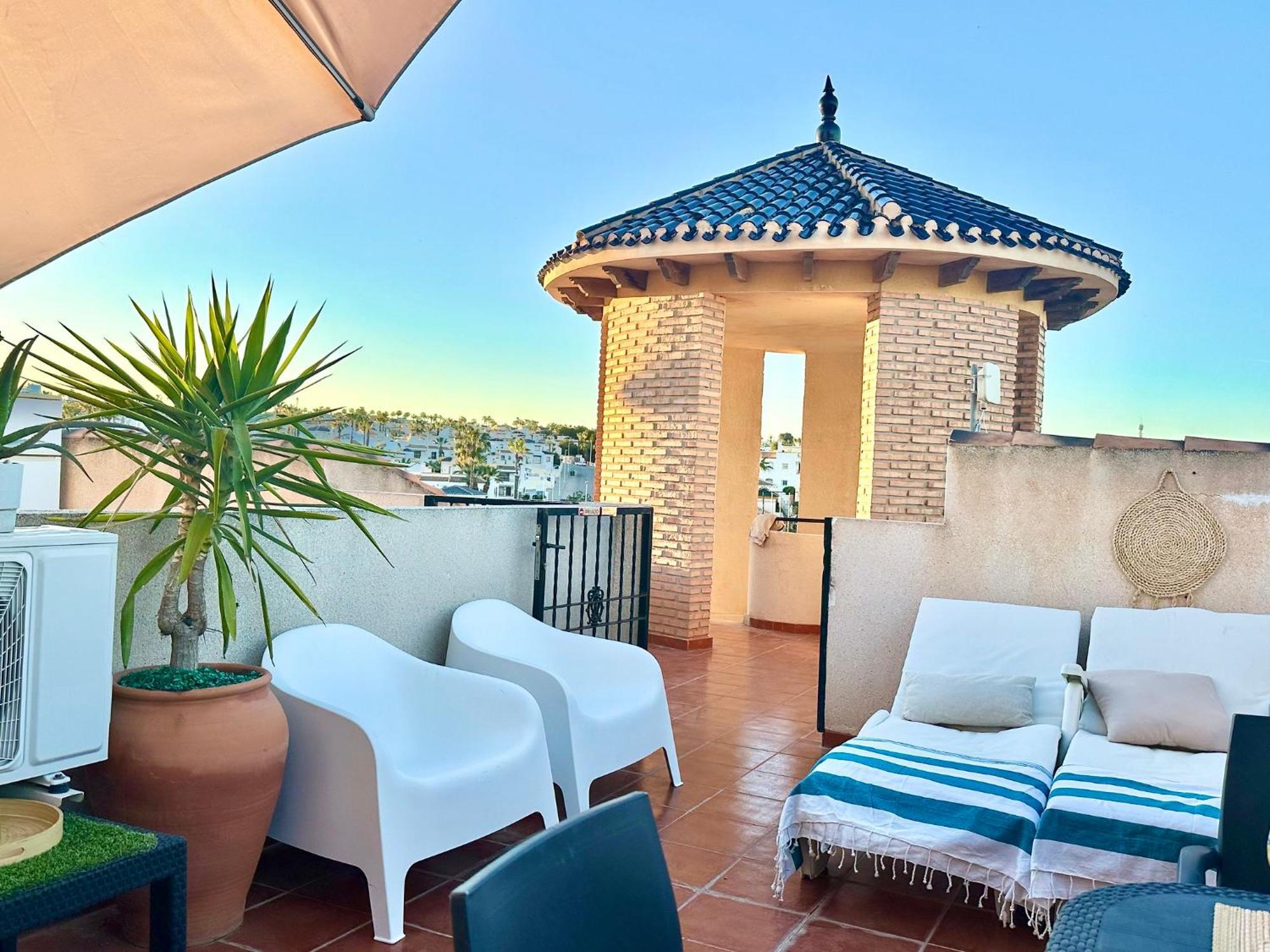 Casa Andres. Two Bed Penthouse Pool & Terrace Lägenhet Alicante Exteriör bild